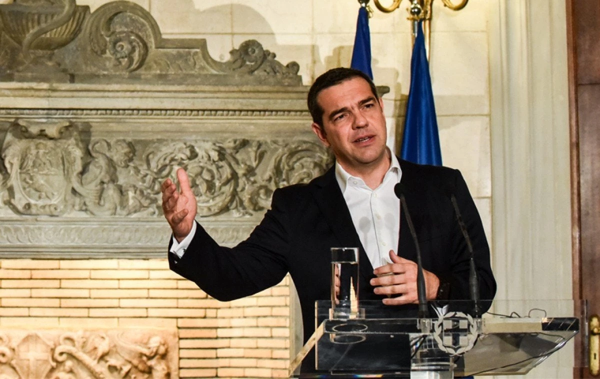 Ξεφτιλίστηκε για άλλη μια φορά: Πώς ο Τσίπρας παραδέχθηκε την ανευθυνότητά του